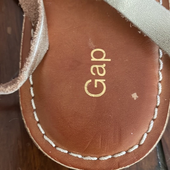 Gap gold gladiator style sandals (sz 8) - Picture 9 of 9